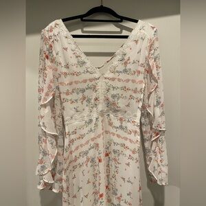 VINTAGE FLORAL & LACE V-NECK DRESS